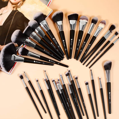 32Pcs PRO Grade Makeup Brushes Set Premium Ultra-Soft Synthetic Foundation Contour Powder Blush Concealer Eyeshadow Classic Black Professional Make up Brushes